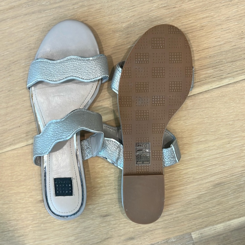 White House Black Market Sandals size 8 women's flip-flops comfortable